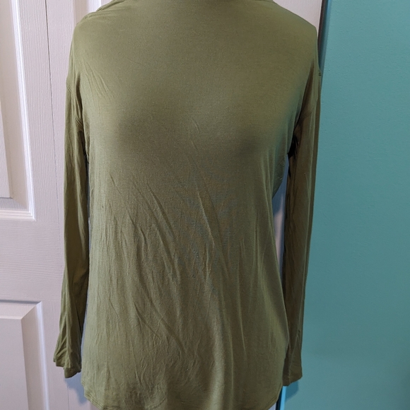 Lululemon Long Sleeve Open Back Shirt - Picture 3 of 4